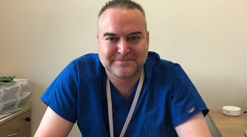 Arkadaşları cansız bedenini buldu! Doktorun şüpheli ölümü