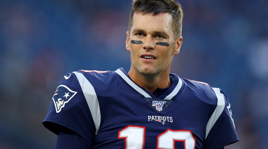 Tom Brady kimdir? Nereli ve kaç yaşında? Amerikan futbolunun efsane ismi Tom Brady emekli mi oldu?