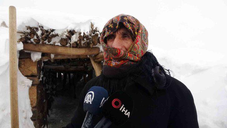 Muş'ta kar nedeniyle bir köy adeta yok oldu! Ev ve ahırlara tünellerle ulaşım sağlanıyor G4