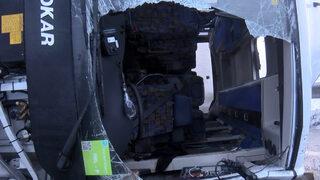 SON DAKİKA | İstanbul'da polisleri taşıyan minibüs devrildi! Çok sayıda yaralı var