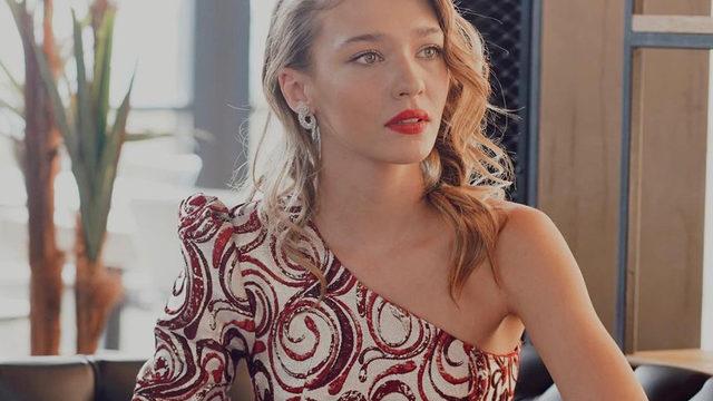 Melisa Döngel kısa şortuyla karlar içindeki Ovit yaylasında poz verdi! Eridi dağ