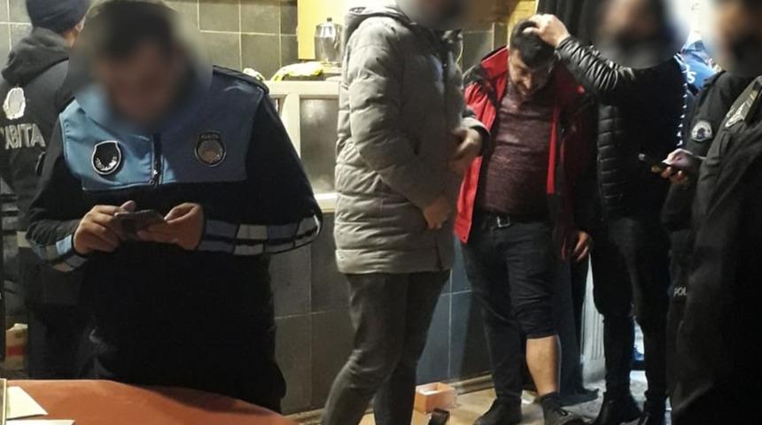 "Ben ekmek yiyemeyeceksem kimse yiyemeyecek" diyerek polislere saldırdılar!  