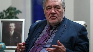 İlber Ortaylı Netflix'te izlediği diziyi açıkladı! Ünlü tarihçiden sert eleştiri