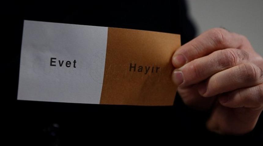 Referandum anketlerine g&ouml;re İstanbul'da evet mi &ouml;nde hayır mı