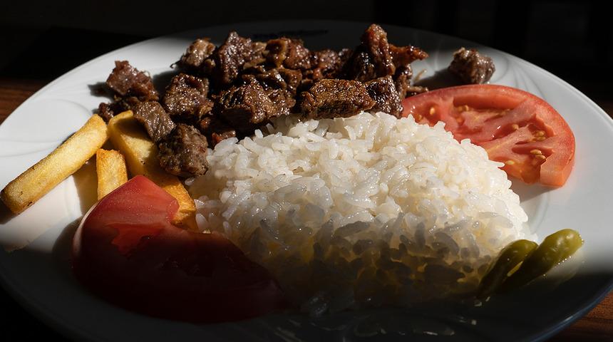 Kuzu eti sevenler buraya: Doyurucu lezzeti ile Burdur çekme tarifi