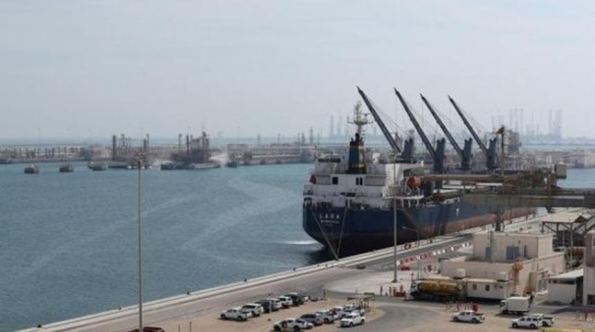 Katar krizinde 'abluka' form&uuml;l&uuml;: Gemiler Umman'daki Sahar Limanı'na