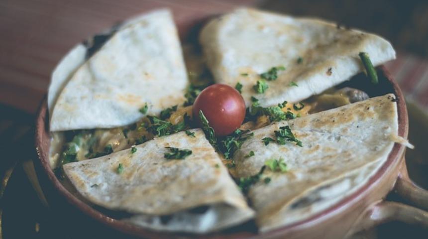 Dünya mutfaklarından çok farklı yemekler denemeyi sevenler için Meksika'dan Quesadilla tarifi
