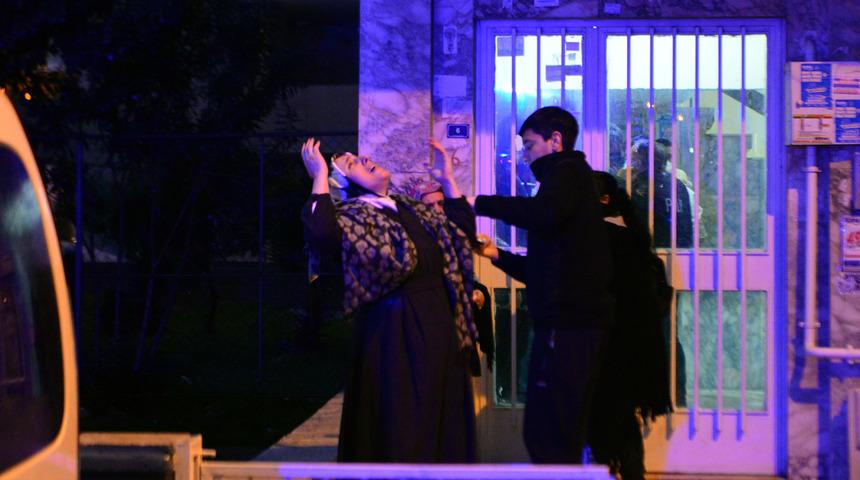 Yemek masasında kanlı infaz! Anne ve kızı öldürüldü