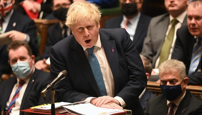 Başbakanlık konutunda partiler düzenleyen Boris Johnson özür diledi