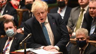 Başbakanlık konutunda partiler düzenleyen Boris Johnson özür diledi