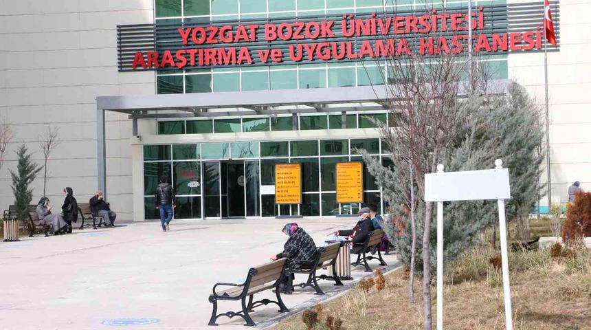 Yozgat'ta hastanede dehşete d&uuml;ş&uuml;ren olay! Yangın merdiveninde donarak hayatını kaybetti