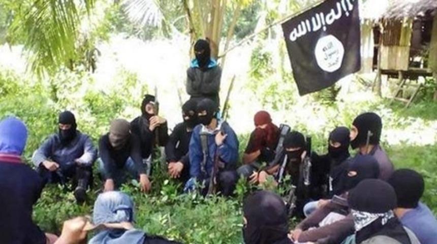 Filipinler'de IŞİD &uuml;&ccedil; haftalık kuşatmada Marawi kasabasının y&uuml;zde 20'sini aldı
