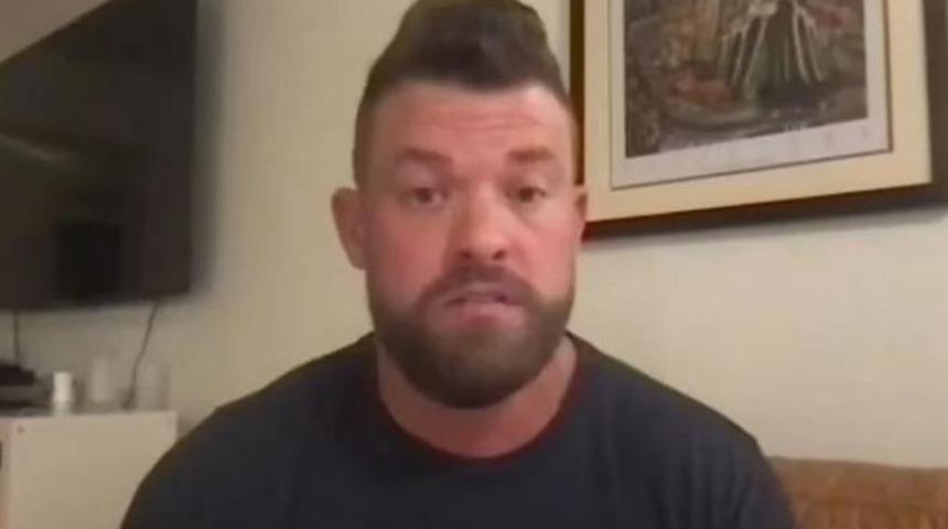 Uçakta şaşkına çeviren olay! Maskesiz bindiği için uyarıldı, kız arkadaşının iç çamaşırını yüzüne taktı