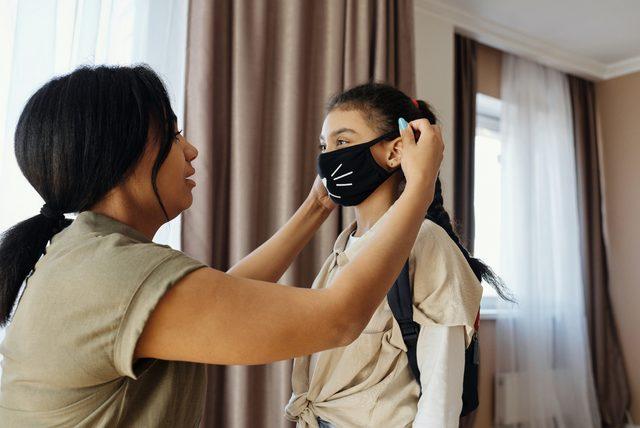 Çocuğunuz için güvenli ve sağlıklı, rengarenk en iyi çocuk maske çeşitleri