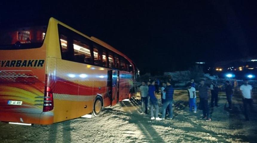 Yolcu otob&uuml;s&uuml; şof&ouml;r&uuml;n&uuml;n korkun&ccedil; &ouml;l&uuml;m&uuml;