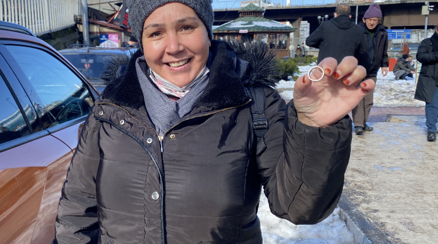 Zonguldak'ta insanlık ölmemiş dedirten hareket! Karın içine gömülü halde buldu