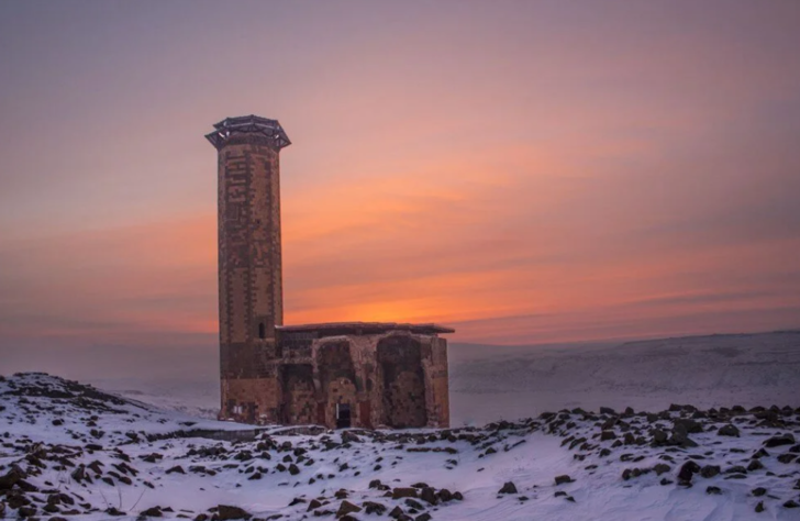 Beyaza bürünen Ani Antik Kenti masalsı güzelliğiyle yerli ve yabancı turistleri ağırlıyor G1
