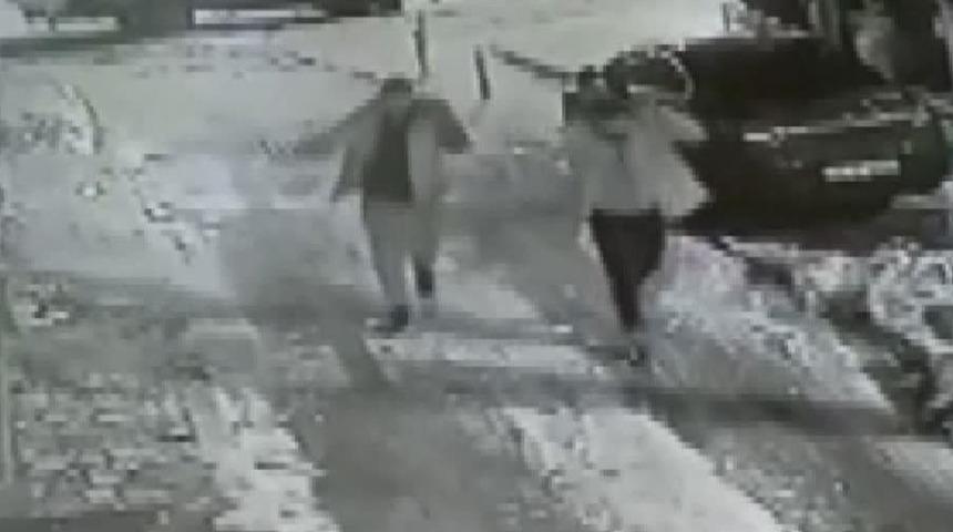 Son Dakika: Ece Erken'in eşi Şafak Mahmutyazıcıoğlu cinayetinde yeni g&ouml;r&uuml;nt&uuml;ler ortaya &ccedil;ıktı! İşte ka&ccedil;ış anları...