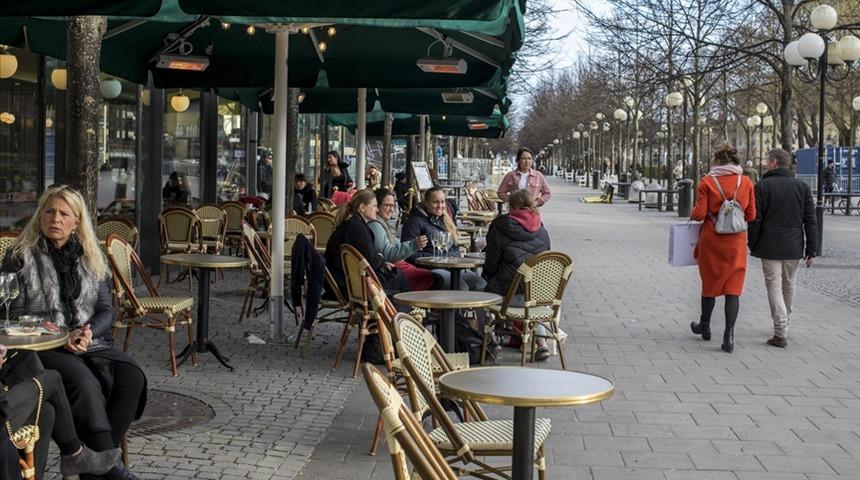 Norveç koronavirüs kısıtlamalarını kaldırıyor! Evden çalışma sona erecek