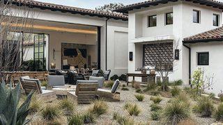 Ünlü sunucu Ellen DeGeneres yeni aldığı evini 1.9 milyon karla satıyor