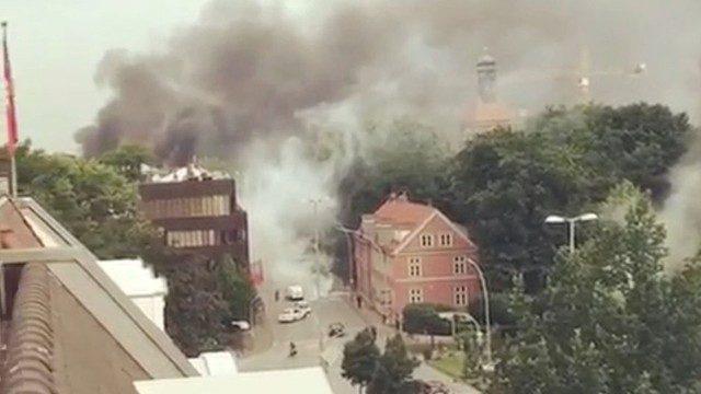 Hamburg'da şiddetli çatışmalar: Trump'ın eşi mahsur kaldı