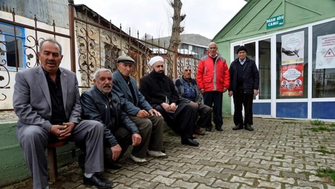 K&ouml;ylerinin adının değişeceği g&uuml;n&uuml; iple &ccedil;ekiyorlar