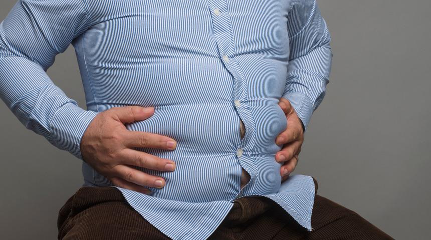 Göbek yağını hızlıca eritmek için sadece bir yiyeceği hayatınızdan çıkarmanız yeterli! Değişime inanamayacaksınız