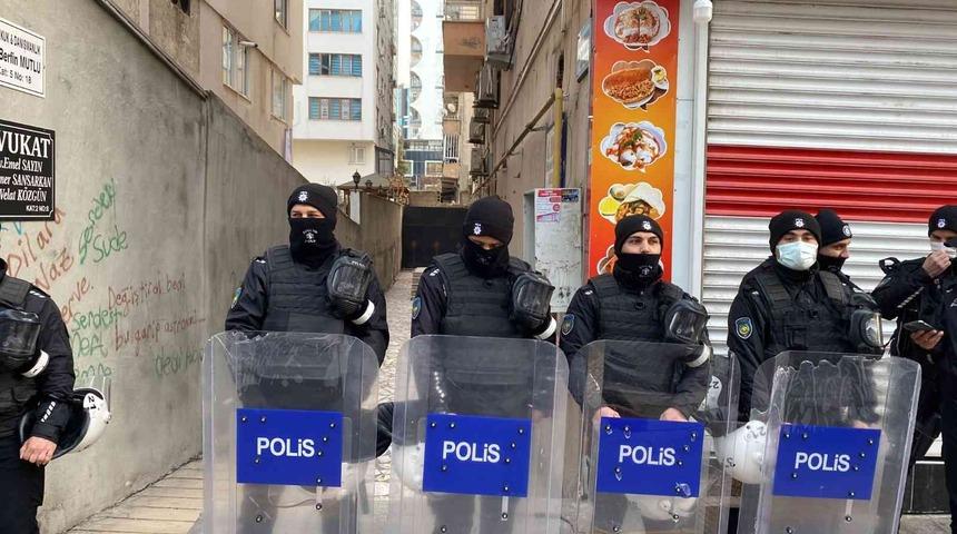 Diyarbakır İnsan Hakları Derneğinde arama