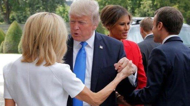 Trump, Macron'un 24 yaş büyük eşine öyle bir iltifat etti ki