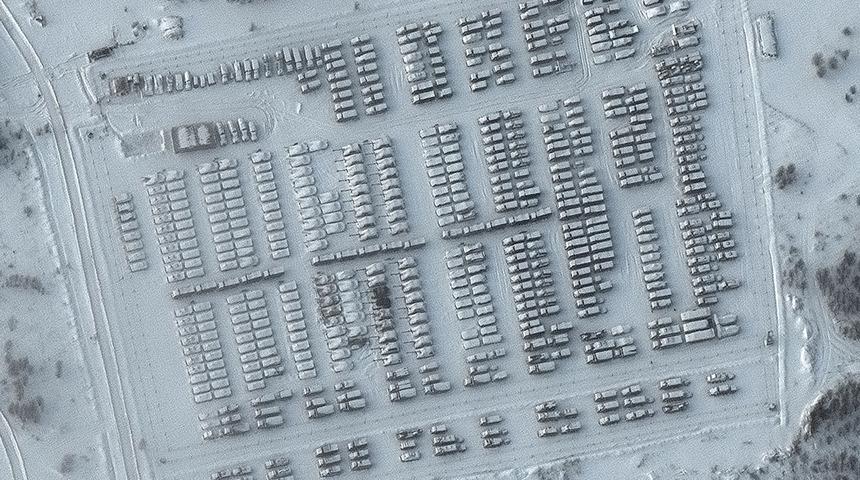 Son dakika: Savaşın ayak sesleri... Uydu görüntülerine yansıdı! Sınıra sadece birkaç kilometre uzaklıktalar