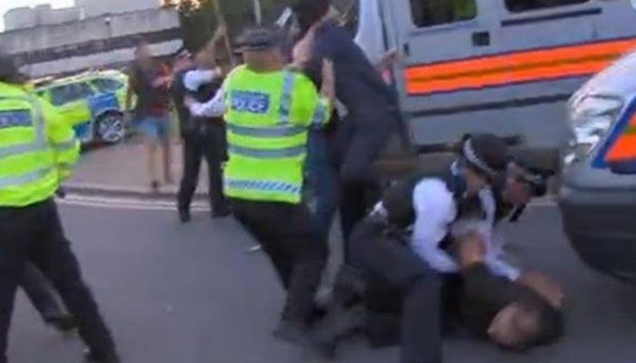 Londra'da 15 Temmuz etkinliğinde PKK yandaşları, Türklere saldırdı