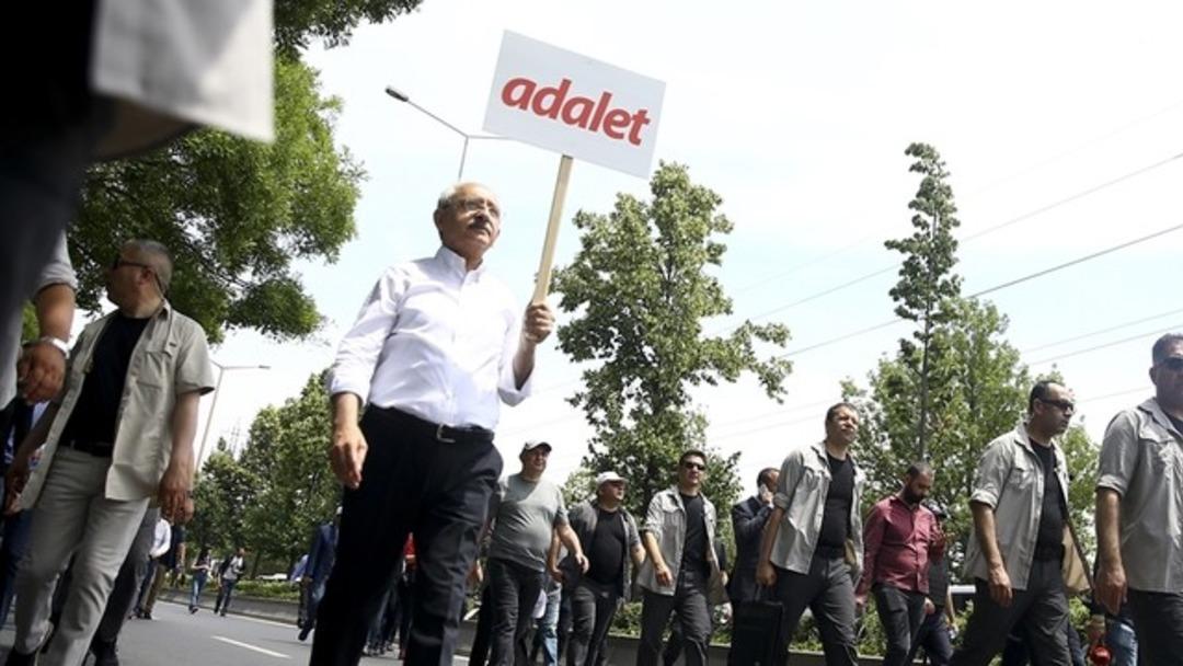 Kılı&ccedil;daroğlu'nun 'Adalet' y&uuml;r&uuml;y&uuml;ş&uuml;, Gandhi'nin 'Tuz Y&uuml;r&uuml;y&uuml;ş&uuml;'ne benzetildi