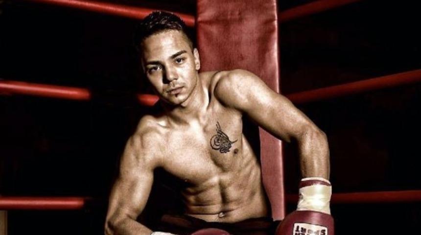 Almanya sokaklarında, kaybolan oğlunu arıyor