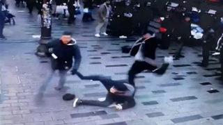 Yer: Taksim... Parfüm almak istemeyen turiste dehşeti yaşattılar! Başında şişe parçaladılar