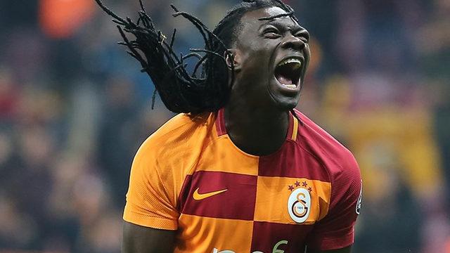 Galatasaray, UEFA listesini değiştirdi! Gomis...