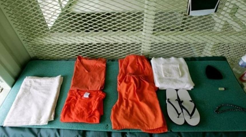 Cezaevlerinde tek tip kıyafet uygulaması hangi &uuml;lkede nasıl yapılıyor?