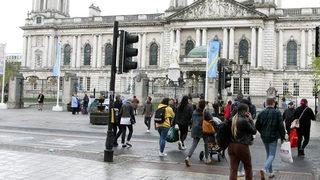 Kuzey İrlanda Başbakanı Paul Givan istifa etti! Uluslararası hukukun ihlali olarak nitelendirilen kararın ardından...