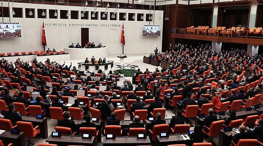 Son dakika: Öğretmenlik Meslek Kanunu teklifi Meclis'te kabul edilerek yasalaştı