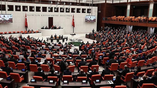 Son dakika: Öğretmenlik Meslek Kanunu teklifi Meclis'te kabul edilerek yasalaştı