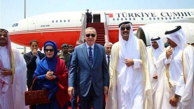Cumhurbaşkanı Erdoğan'a Katar'da, Emir Al Sani'den özel karşılama