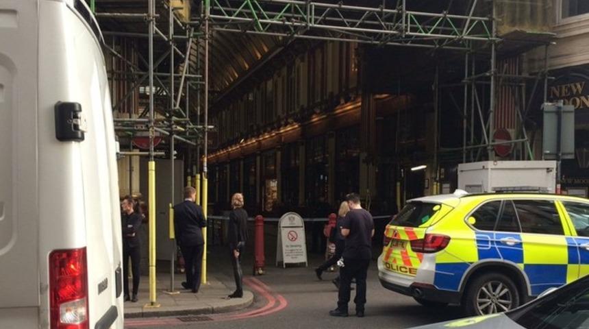 Son dakika: Londra'da ş&uuml;pheli paket alarmı