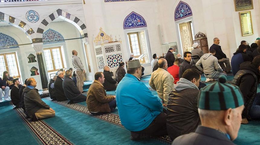 4 Şubat 2022 Cuma Hutbesi konusu nedir? Cuma namazı saat kaçta? İşte il il namaz vakitleri...