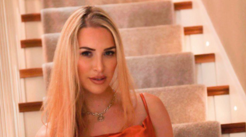 Herkesi şaşırttı! Birlikte olduğu erkeklerin penisini ölçmek için koluna cetvel dövmesi yaptırdı 