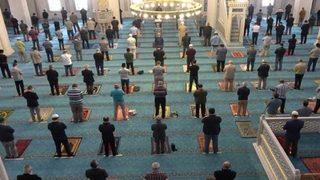 CUMA NAMAZI SAATLERİ 22 NİSAN 2022! Cuma namazı bugün saat kaçta kılınacak? İstanbul, Ankara, İzmir, il il Cuma vakitleri!