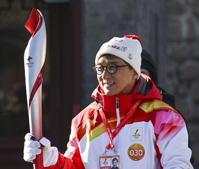 2022-02-03T133229Z_1175022798_MT1EYEIM243701_RTRMADP_3_BEIJING-WINTER-OLYMPIC-TORCH-RELAY-KICKS-OFF