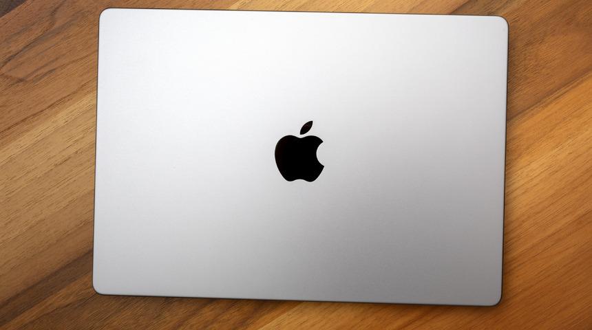 Apple iki cihaz için yayınladı! Eğer ekran parlaklığı böyleyse...