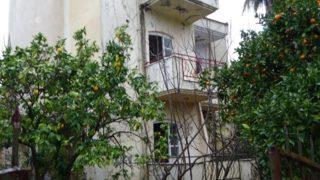 Antalya'da çatı katında tüyler ürperten olay! Kokuya doğru yöneldi, cesetle karşılaştı