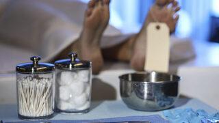 3 doktor incelemişti! Ölü zannedilen adam, otopsi masasında uyandı