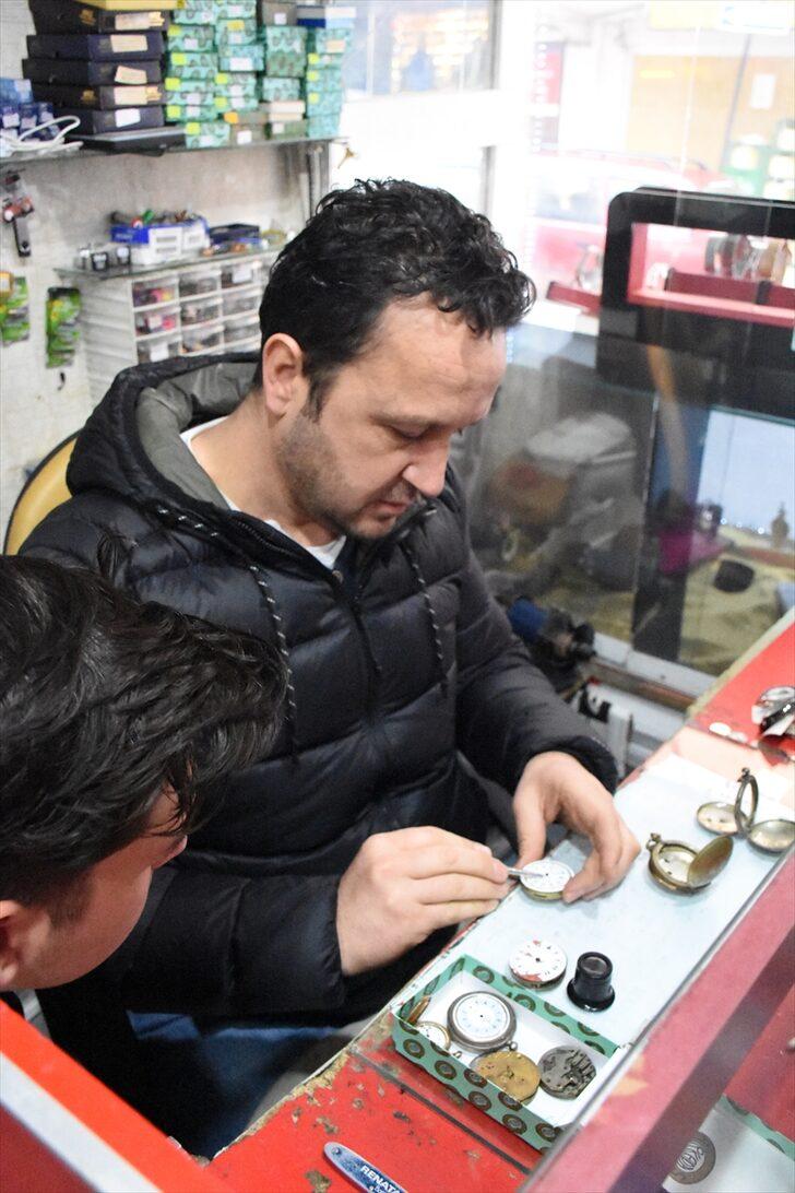 Dededen toruna üç kuşaktır saatlerin ömrünü uzatıyorlar G4