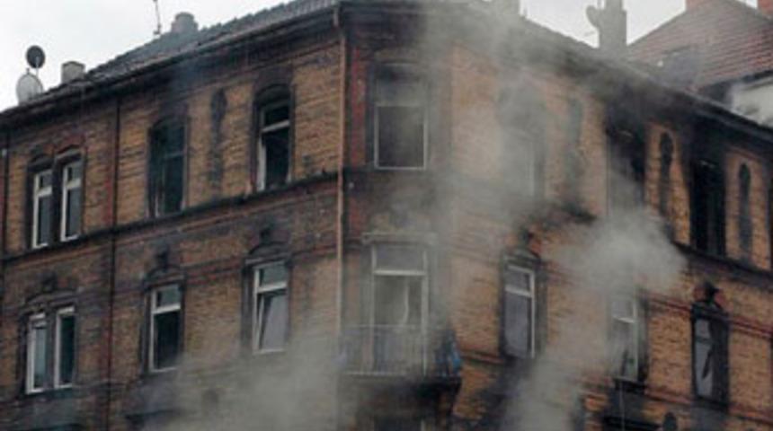 Türk apartmanında yangın: 2 ölü